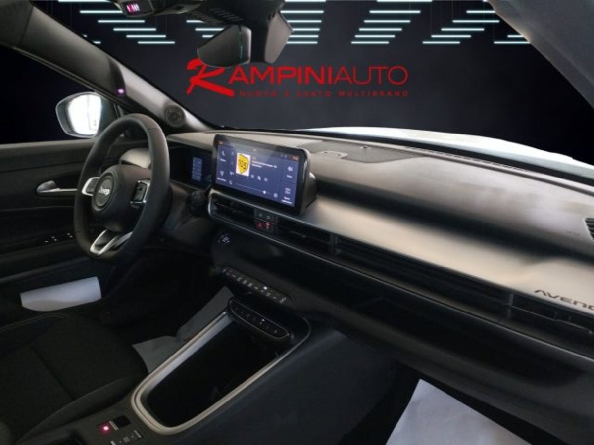 Jeep Avenger 1.2 turbo e-hybrid mhev Altitude fwd 110cv edct6 (19)