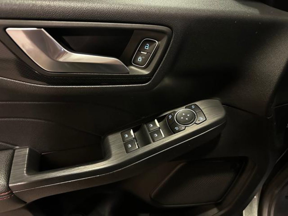 Ford Kuga 1.5 EcoBlue 120 CV 2WD ST-Line (13)