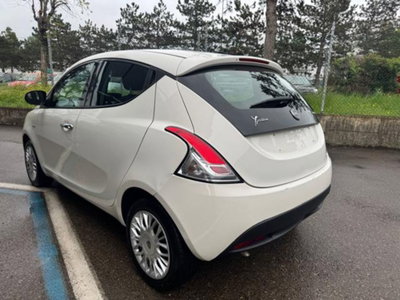 Lancia Ypsilon 1.0 FireFly 5 porte S&S Hybrid Ecochic Silver (4)