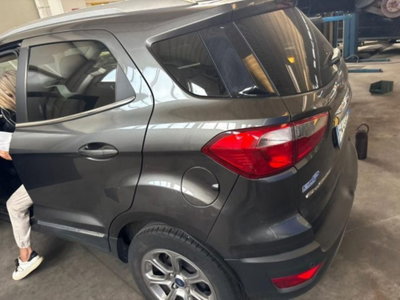 Ford EcoSport 1.0 EcoBoost 100 CV Business (3)