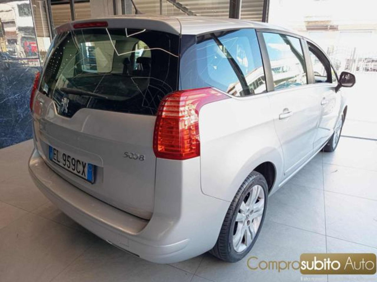 Peugeot 5008 1.6 HDi 112CV Business (5)