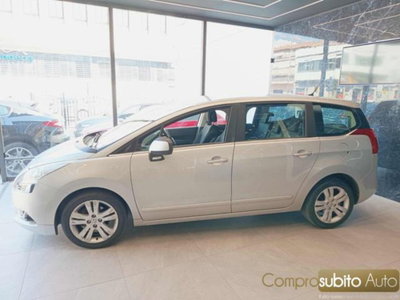 Peugeot 5008 1.6 HDi 112CV Business (8)