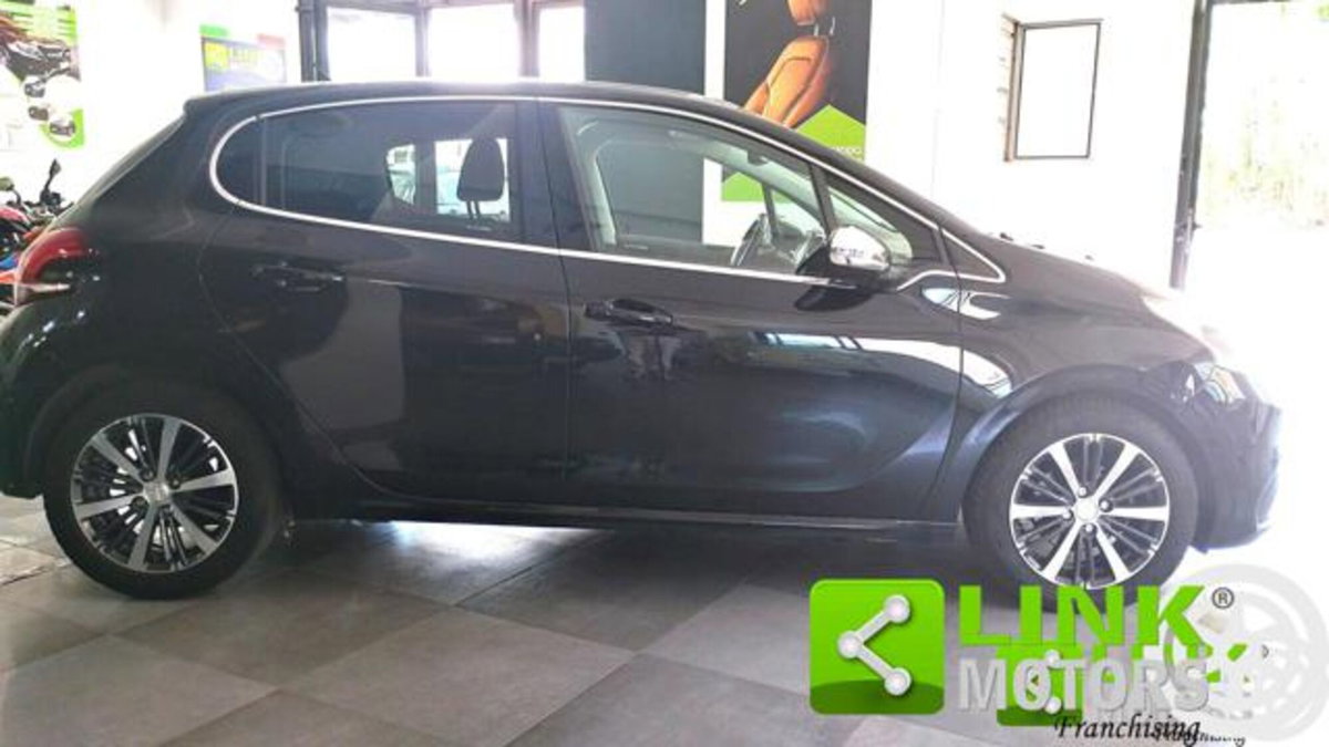 Peugeot 208 75 5 porte Allure (4)