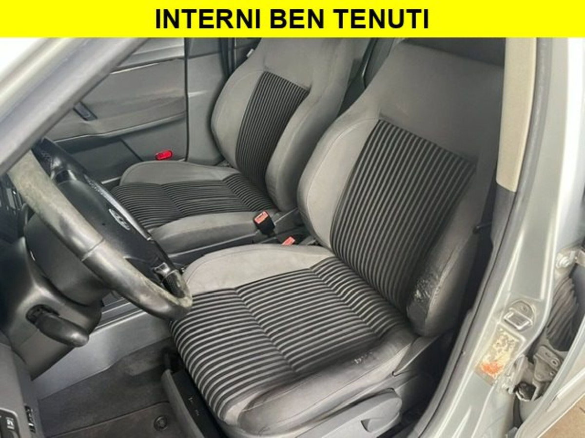 Volkswagen Polo 1.4/80CV TDI 5p. Sportline (5)