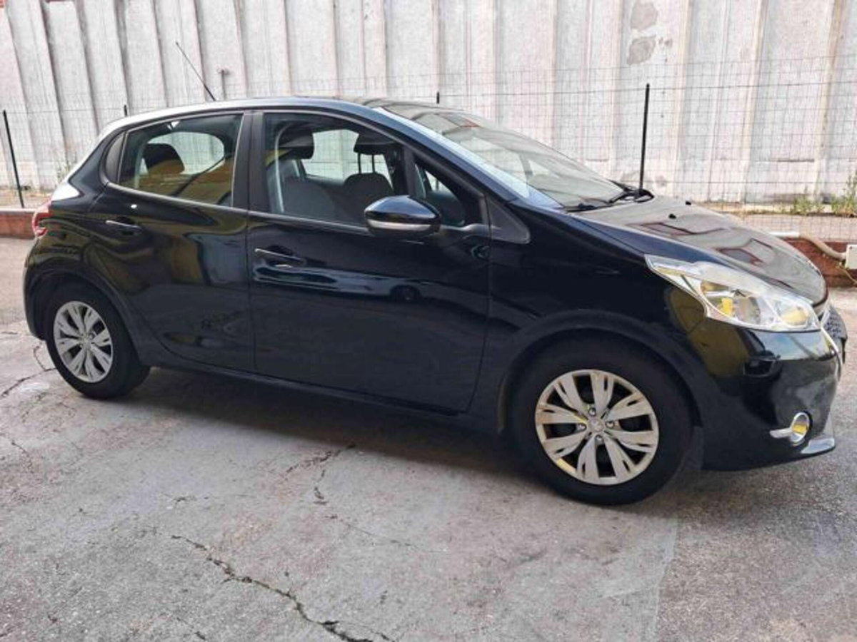 Peugeot 208 VTi 82 CV 5 porte Allure (10)