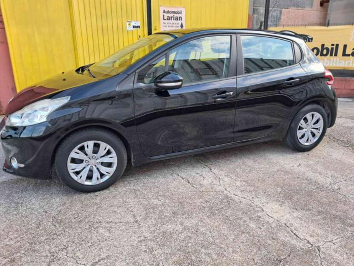 Peugeot 208 VTi 82 CV 5 porte Allure (4)