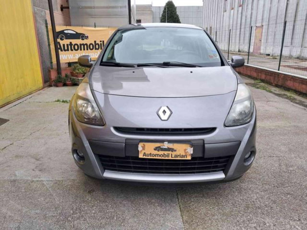 Renault Clio 1.2 16V 5 porte Luxe (6)