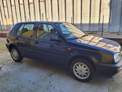 Volkswagen Golf 1.6 cat 5 porte CL (10)