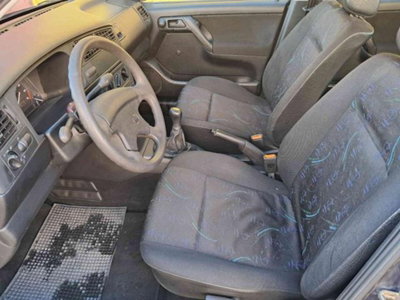 Volkswagen Golf 1.6 cat 5 porte CL (14)