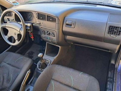 Volkswagen Golf 1.6 cat 5 porte CL (15)