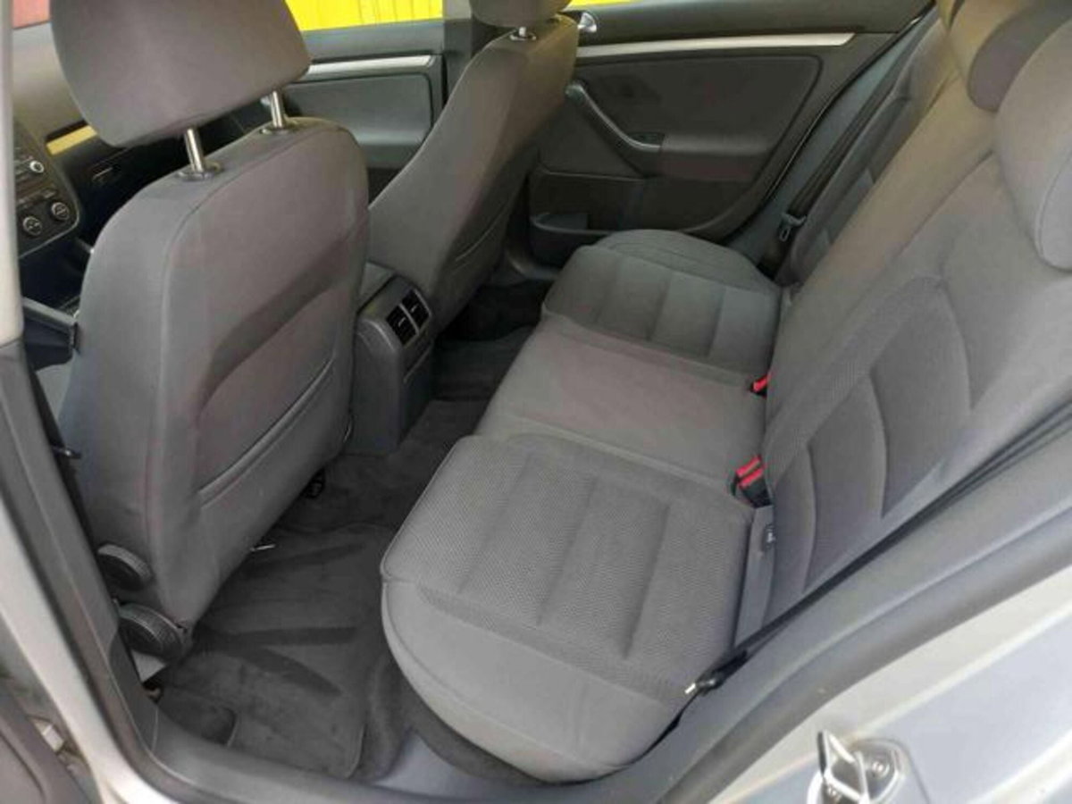 Volkswagen Golf 2.0 16V TDI 4mot. 5p. Sportline (16)