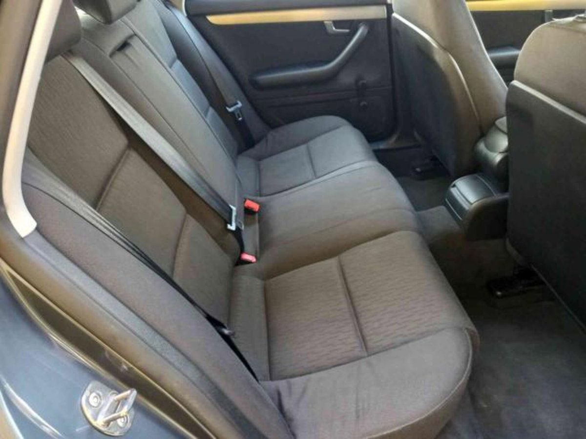Audi A4 2.0 20V Top (18)