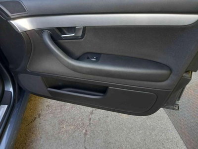 Audi A4 2.0 20V Top (20)