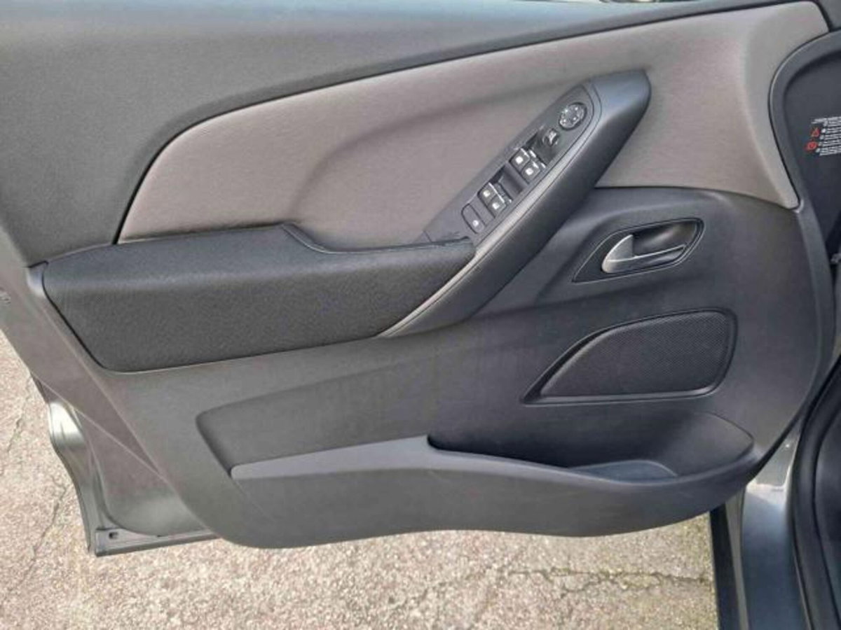 Citroen C4 Picasso 1.6 e-HDi 115 Exclusive (20)