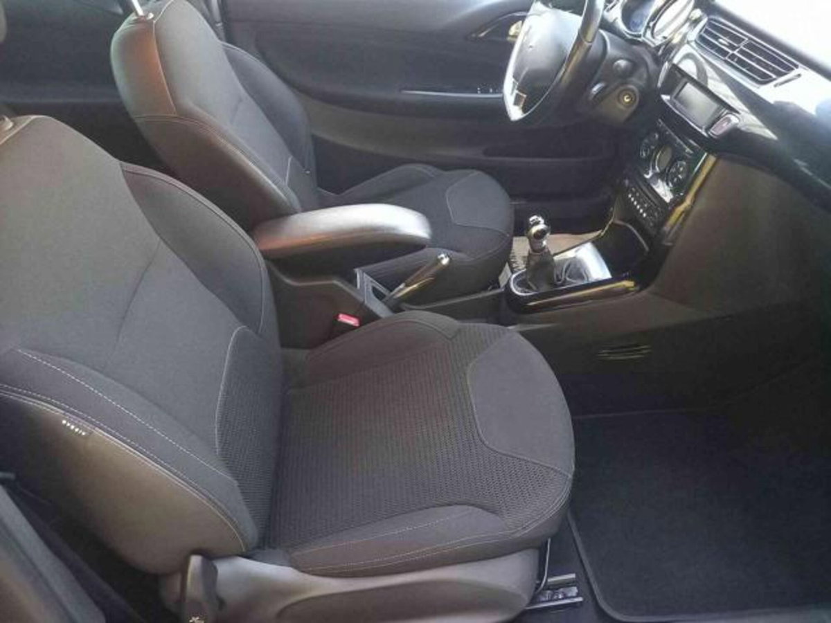 Ds DS 3 Coupé DS 3 1.4 HDi 70 So Chic (14)