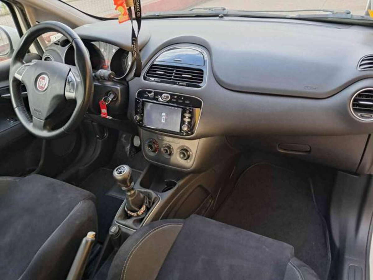 Fiat Punto 1.4 8V 3 porte Natural Power Street (14)