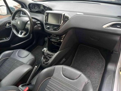 Peugeot 208 VTi 82 CV 3 porte Allure (14)