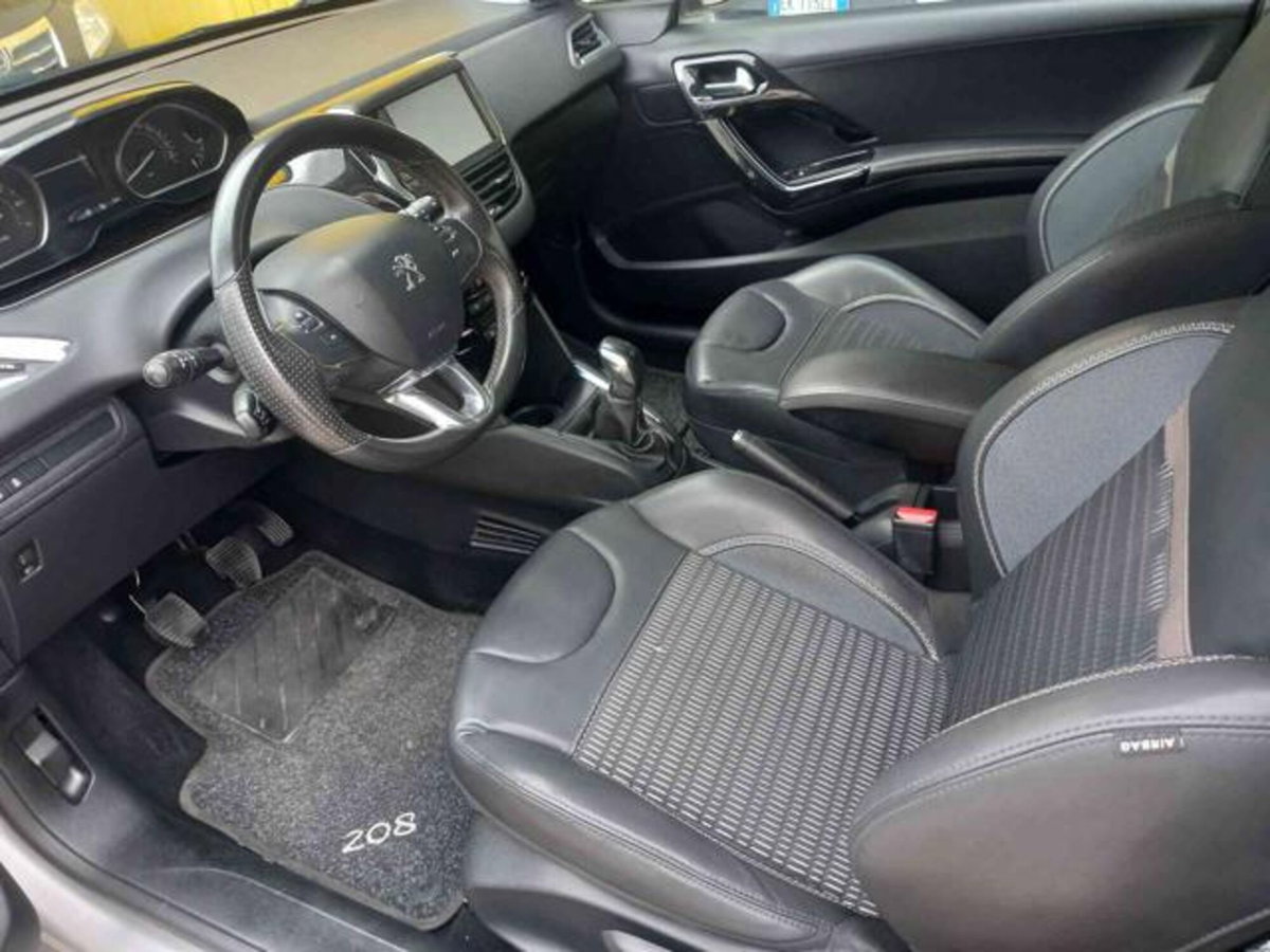 Peugeot 208 VTi 82 CV 3 porte Allure (16)