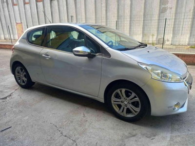 Peugeot 208 VTi 82 CV 3 porte Allure (5)