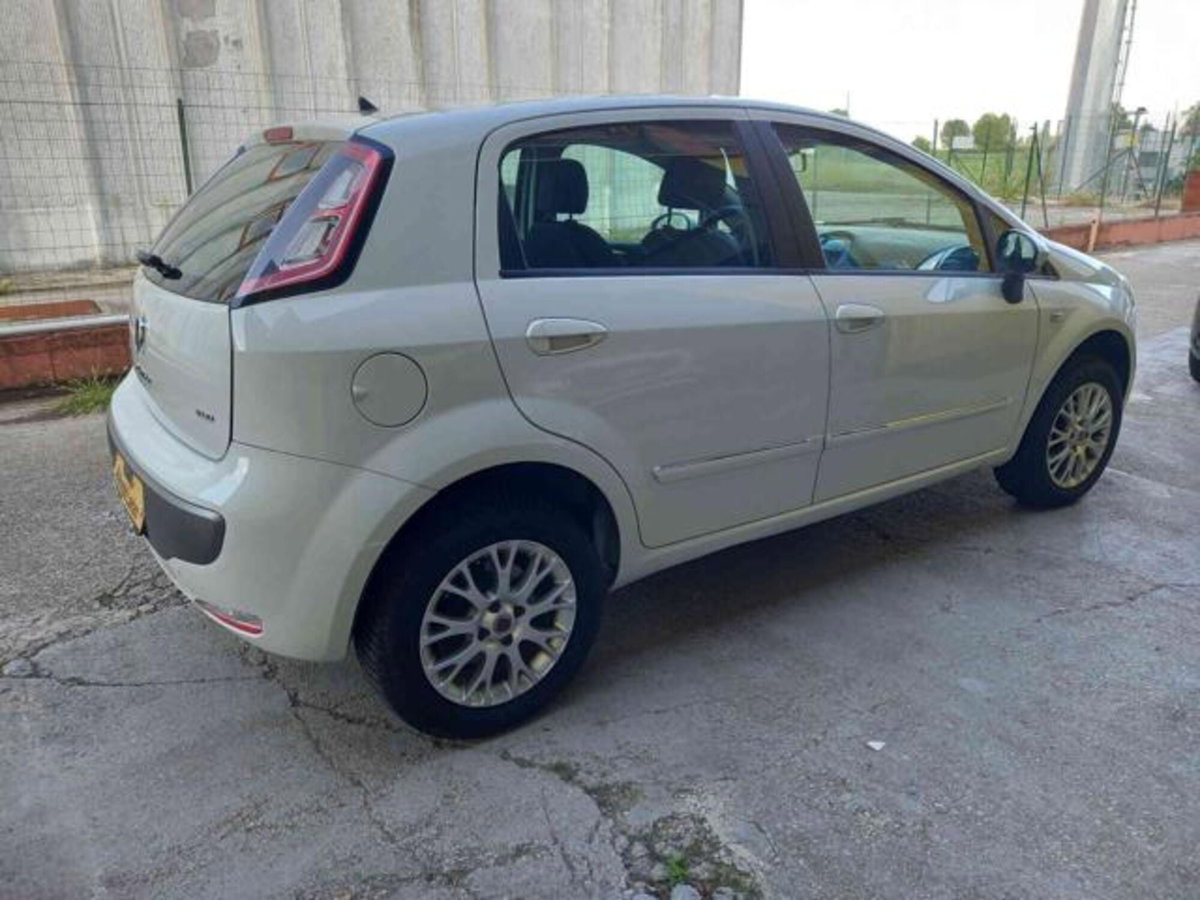 Fiat Punto Evo 1.4 5 porte Emotion Natural Power (7)