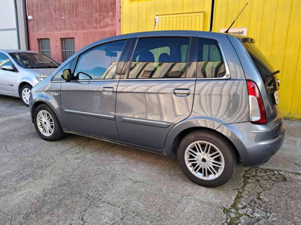 Lancia Musa 1.4 16V Diva (10)