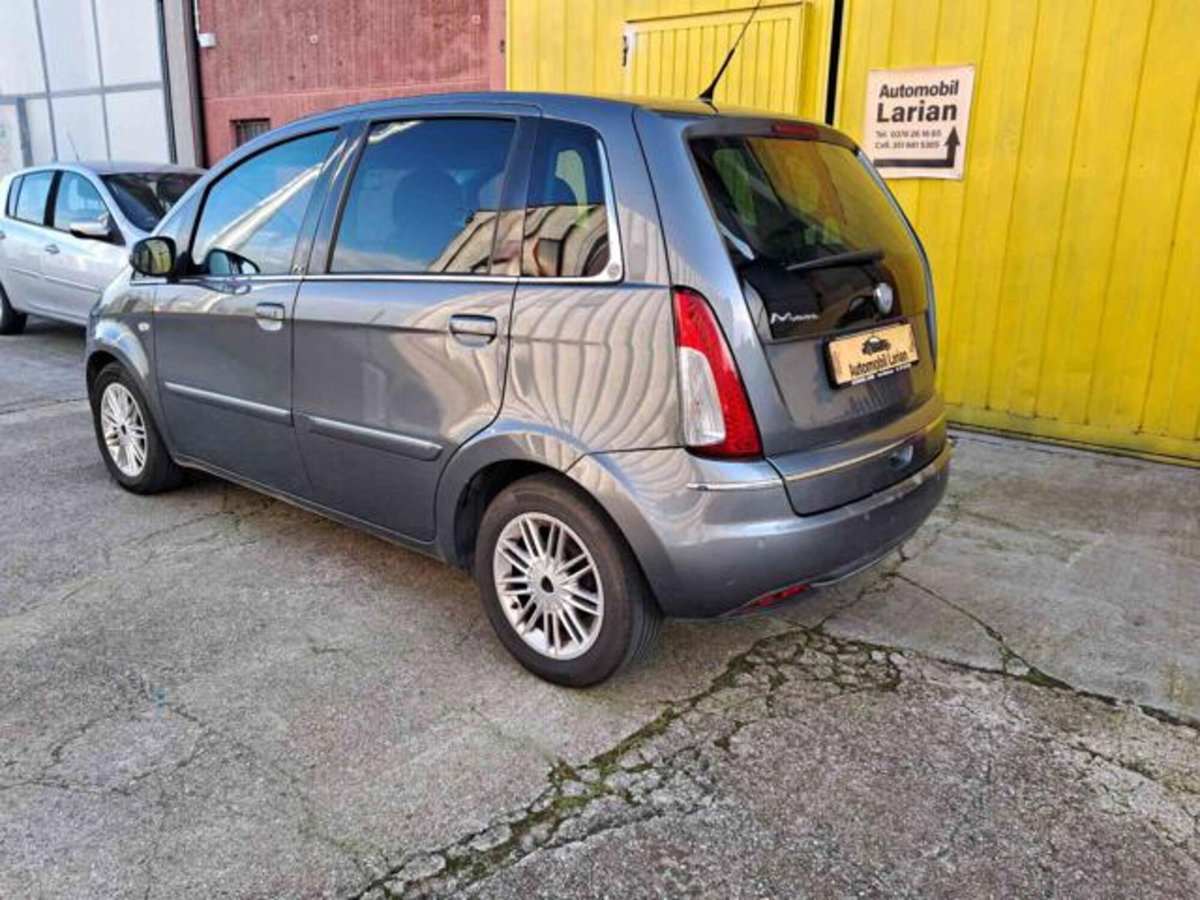 Lancia Musa 1.4 16V Diva (2)