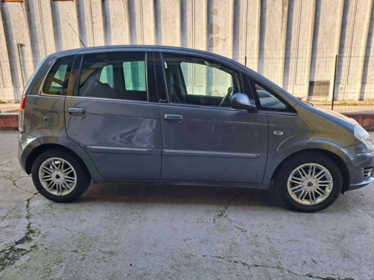 Lancia Musa 1.4 16V Diva (7)