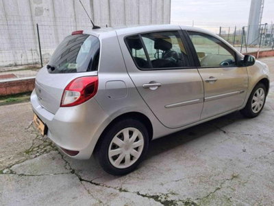 Renault Clio 1.2 16V 5 porte GPL Dynamique (9)