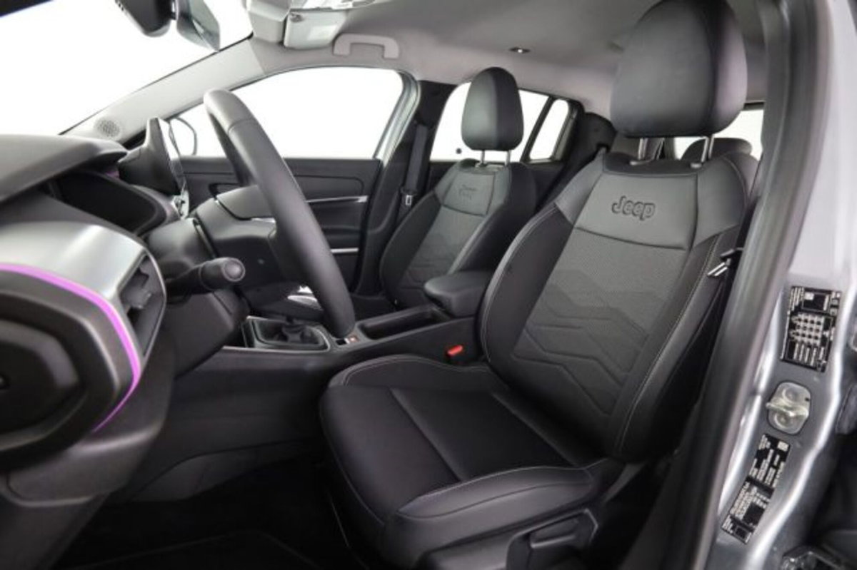 Jeep Avenger 1.2 turbo Summit fwd 100cv (2)