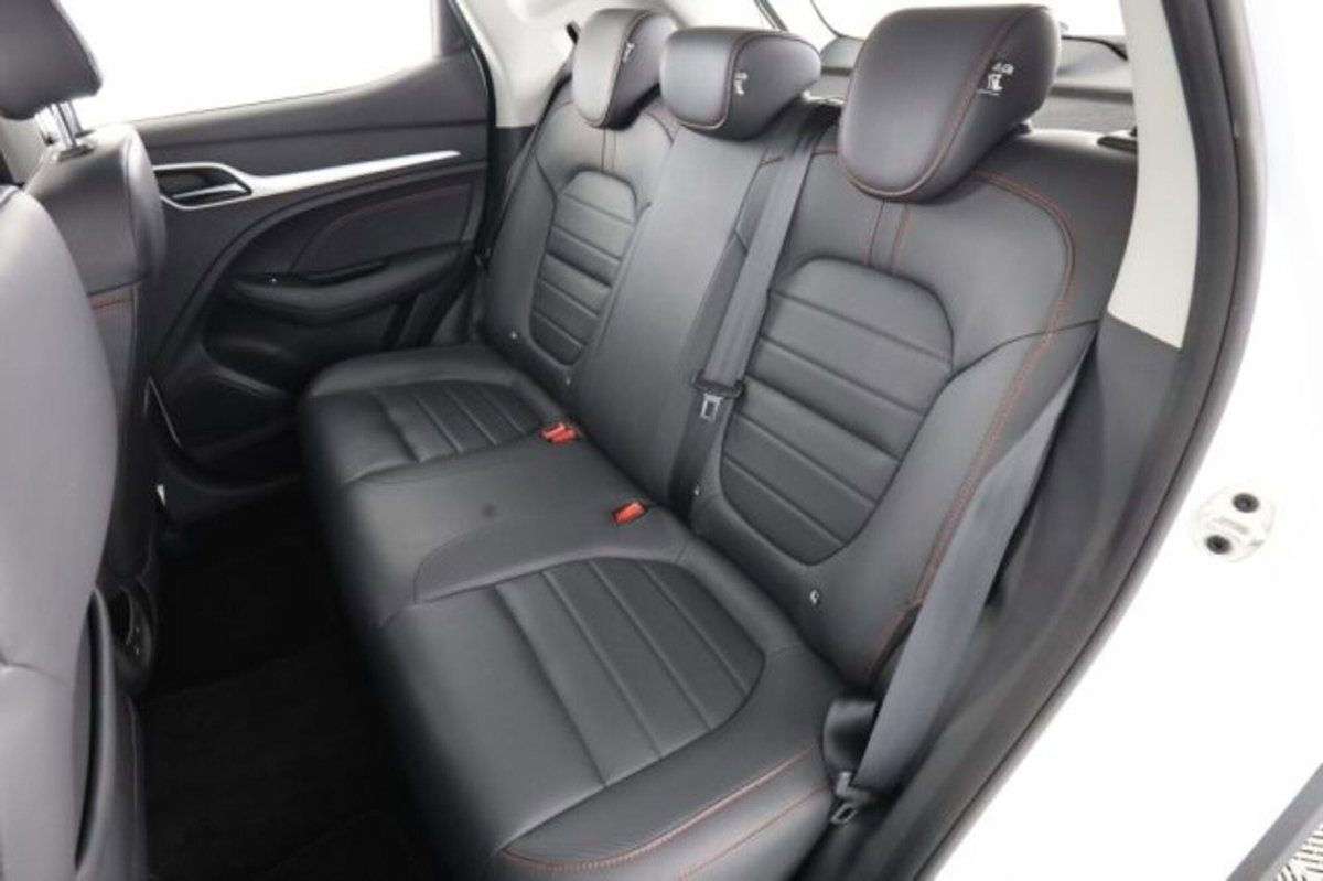 Mg ZS ZS 1.5 Luxury (3)