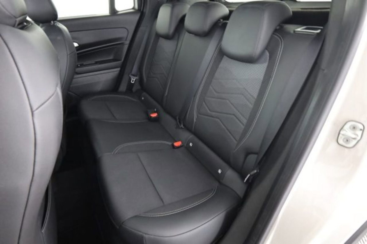 Jeep Avenger 1.2 turbo Summit fwd 100cv (3)