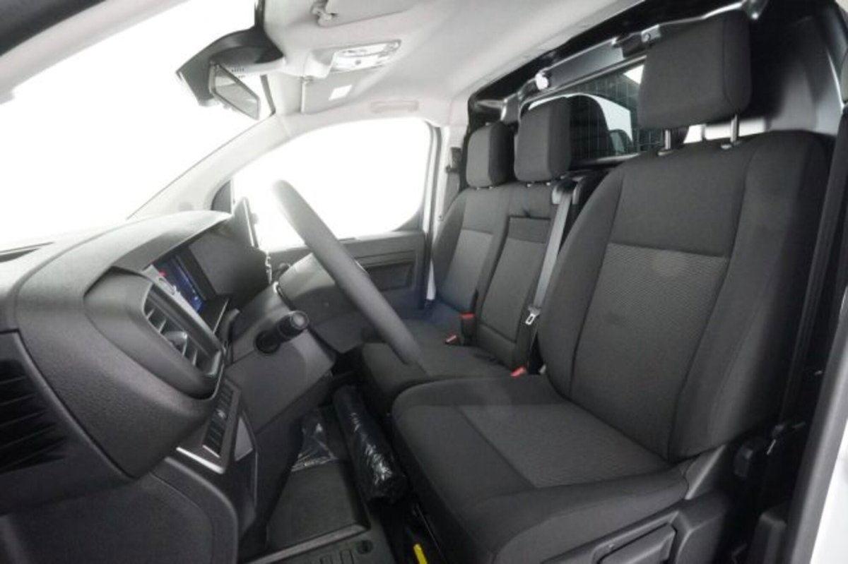Toyota Proace 2.2d 180cv S&S 14q L1 S Comfort auto (10)