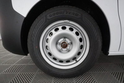 Toyota Proace 2.2d 180cv S&S 14q L1 S Comfort auto (12)