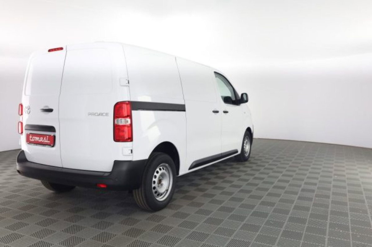 Toyota Proace 2.2d 180cv S&S 14q L1 S Comfort auto (4)