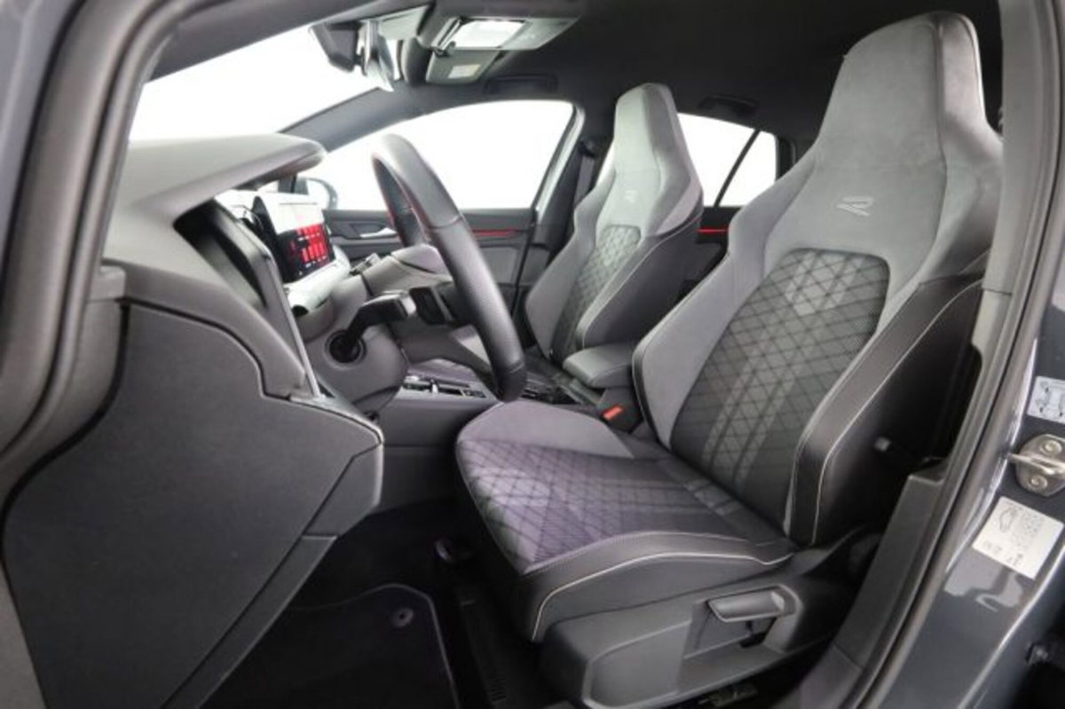 Volkswagen Golf Variant 1.5 eTSI 150 CV EVO ACT DSG R-Line (2)