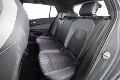 Volkswagen Golf Variant 1.5 eTSI 150 CV EVO ACT DSG R-Line (3)