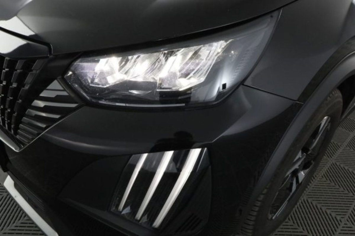 Peugeot 2008 PureTech 100 S&S Allure (10)