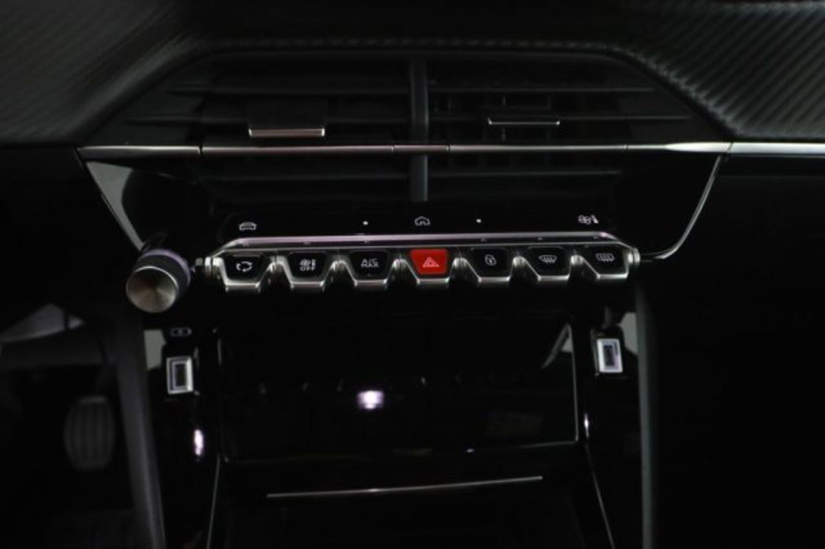 Peugeot 2008 PureTech 100 S&S Allure (13)