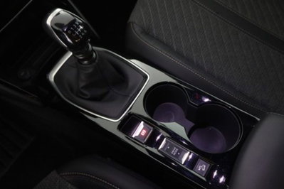 Peugeot 2008 PureTech 100 S&S Allure (14)