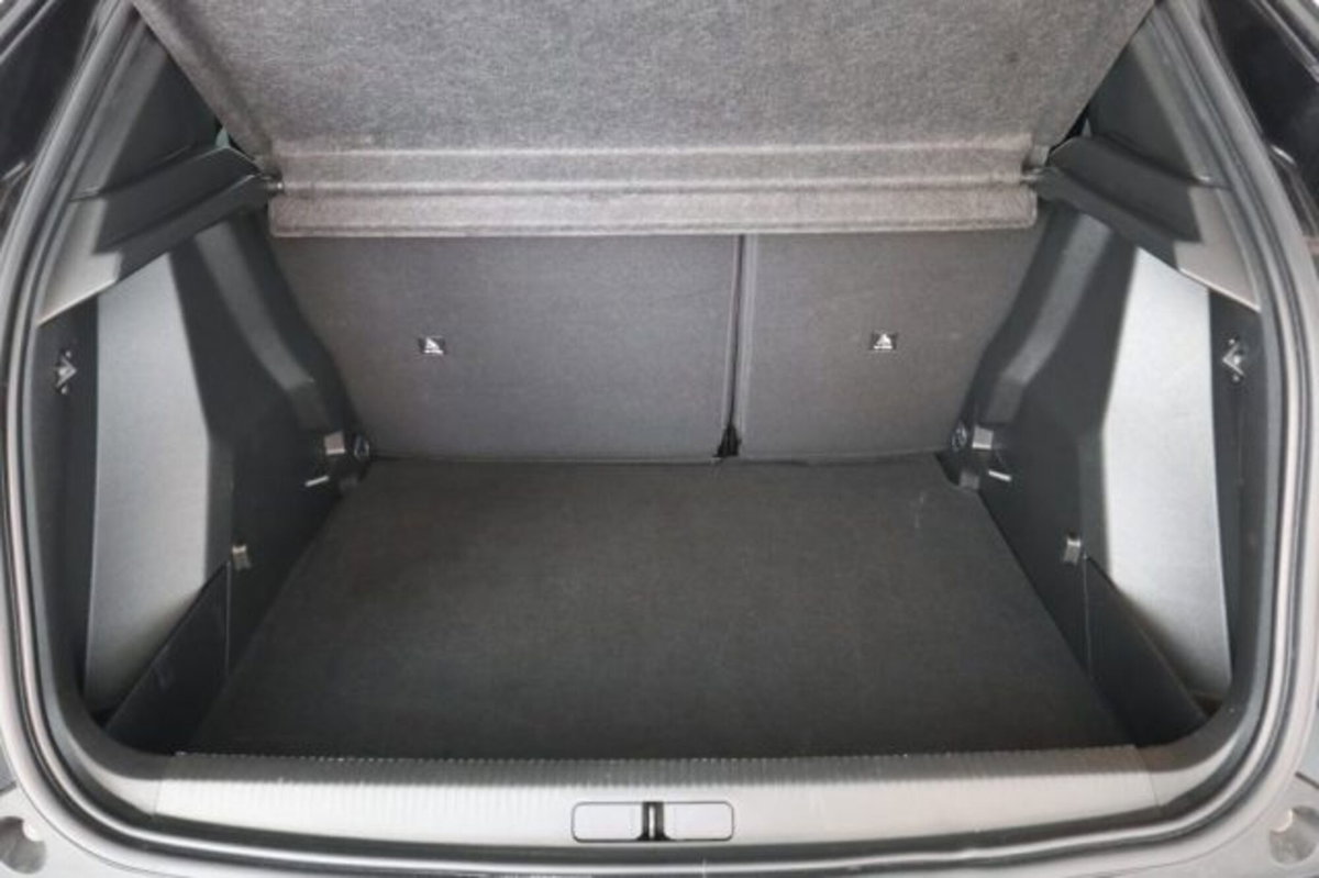 Peugeot 2008 PureTech 100 S&S Allure (7)