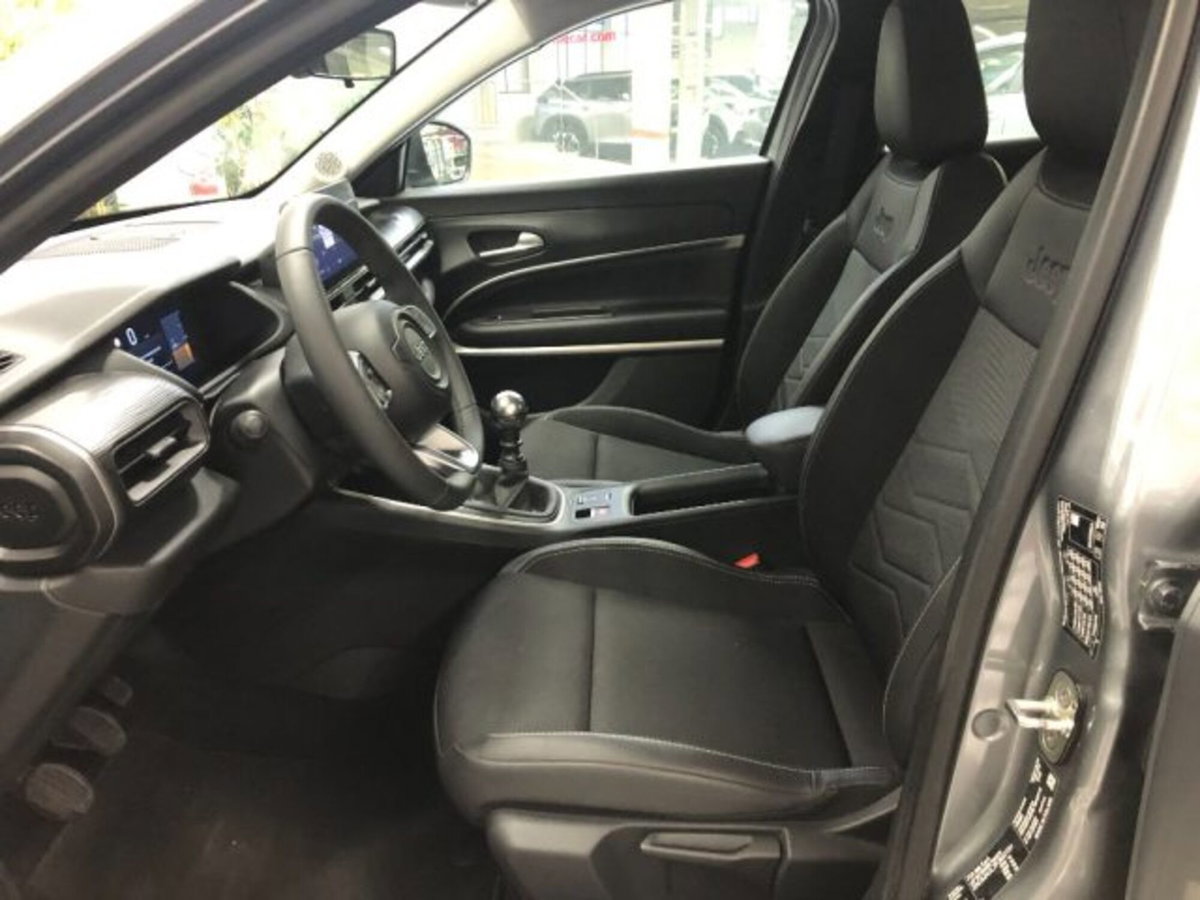 Jeep Avenger 1.2 turbo Altitude fwd 100cv (11)