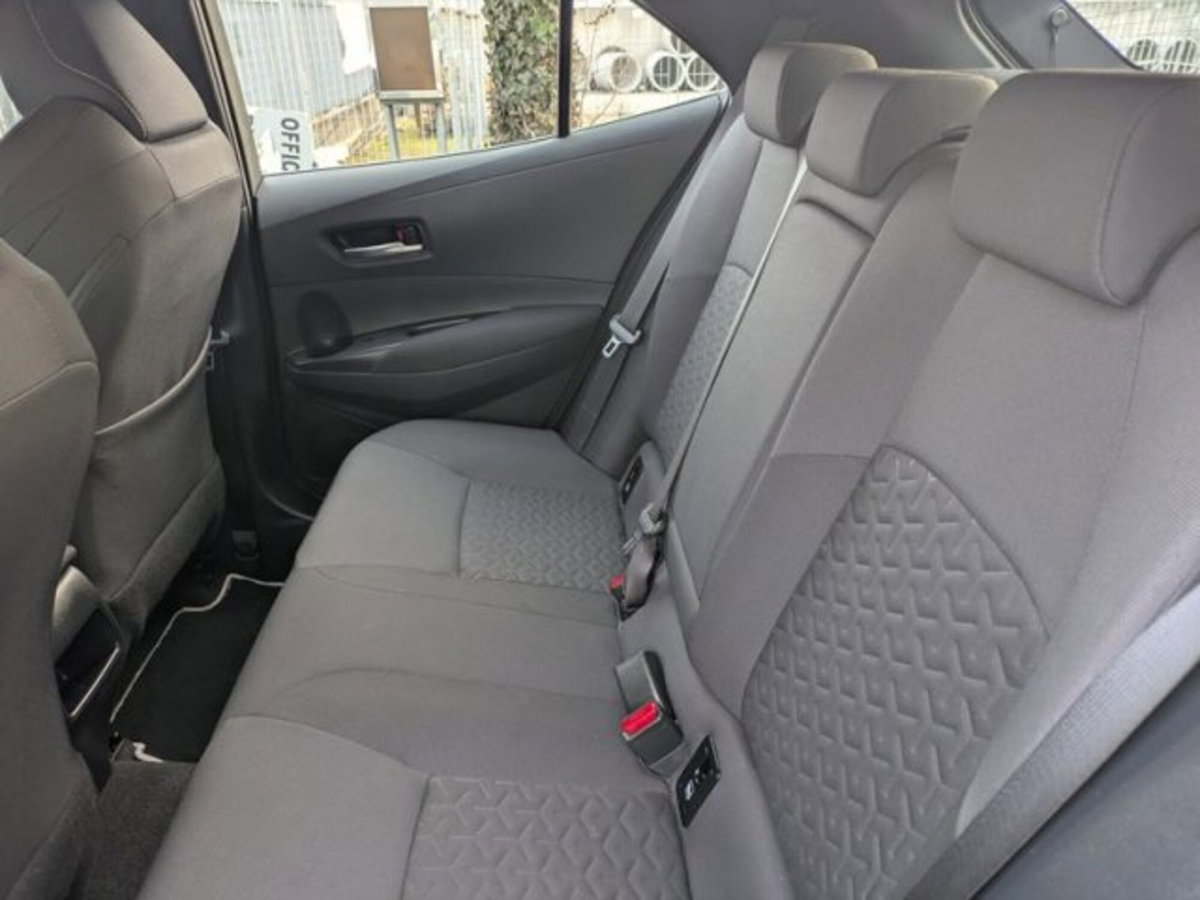 Toyota Corolla 1.8 Hybrid Style (10)
