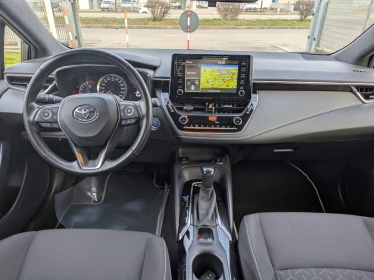 Toyota Corolla 1.8 Hybrid Style (3)