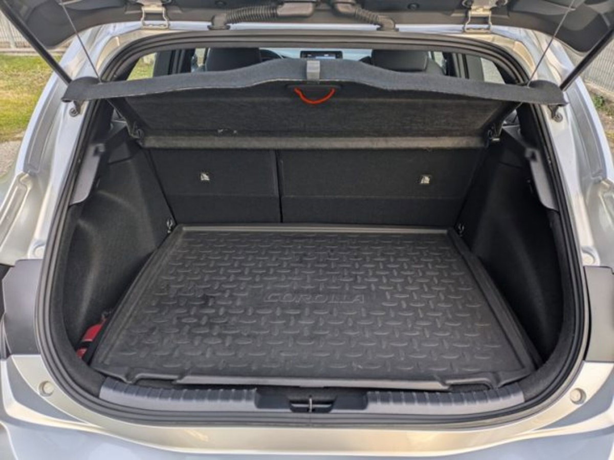 Toyota Corolla 1.8 Hybrid Style (9)