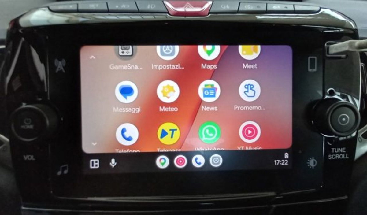 Lancia Ypsilon 1.0 FireFly 5 porte S&S Hybrid Ecochic Gold (14)