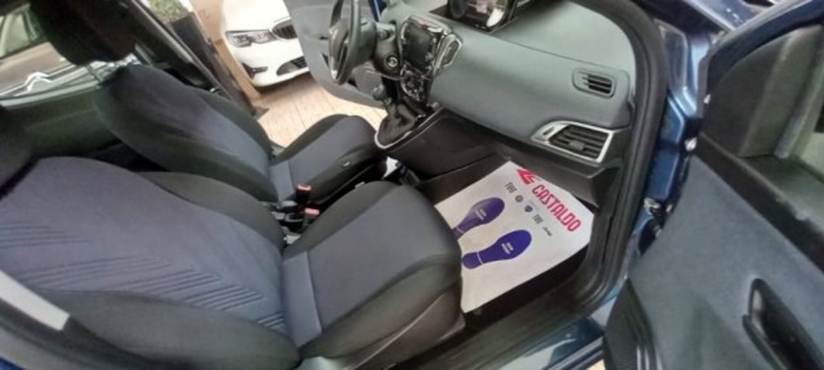 Lancia Ypsilon 1.0 FireFly 5 porte S&S Hybrid Ecochic Gold (8)