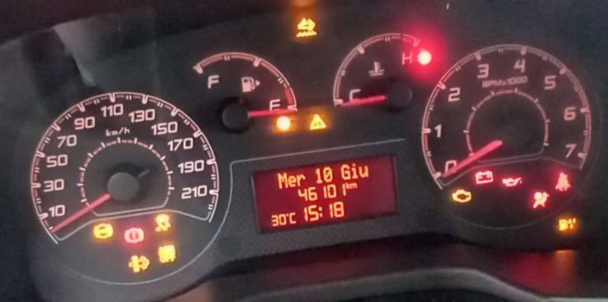 Fiat Fiorino 1.3 MJT 80CV Cargo (9)