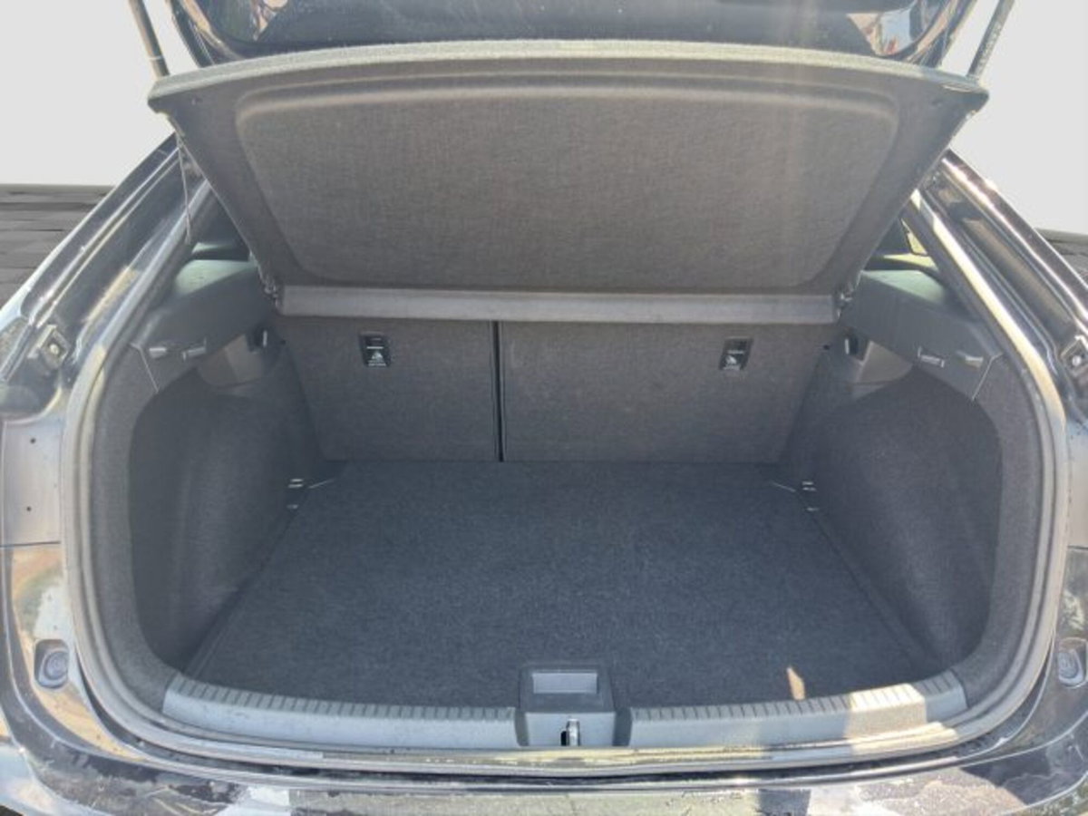 Volkswagen Taigo 1.0 tsi R-Line 115cv (13)