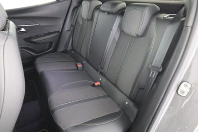 Peugeot 2008 BlueHDi 130 S&S EAT8 GT Pack (3)