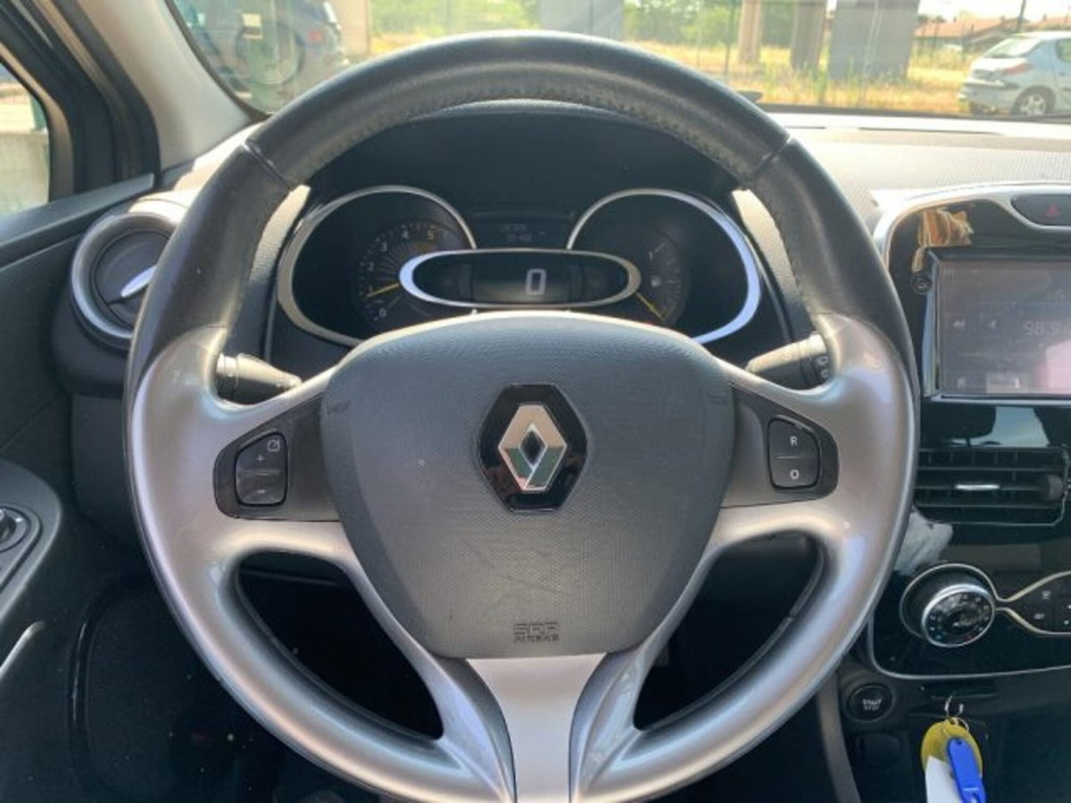 Renault Clio Sporter 1.5 dCi 8V 75CV Costume National (16)